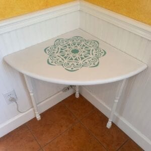 Corner Table