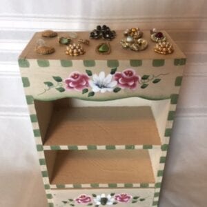 Mini Hutch